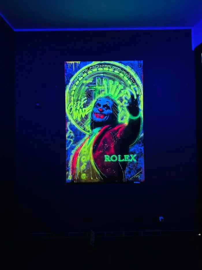 130x200cm Mischtechnik auf Leinwand, Unikat mit Graffiti gesprüht, mit fluoreszierender Acrylfarben bearbeitet und mit Harz veredelt