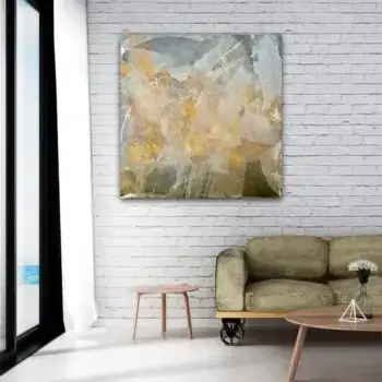 Abstraktes Gemälde mit einem Mix aus warmen Gold-, Braun- und Grautönen. Überlagernde Texturen und geschwungene Formen erzeugen eine dynamische, vielschichtige Komposition, die an Herbstlandschaften oder natürliche Strukturen erinnert.