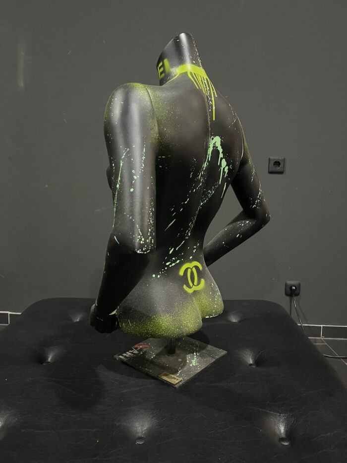 NoirVogue Sculpture – Bild 4