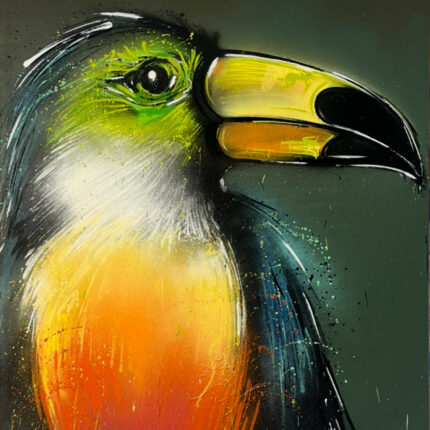 Realistisches Vogelporträt mit gelbem Schnabel und dunklem Hintergrund,